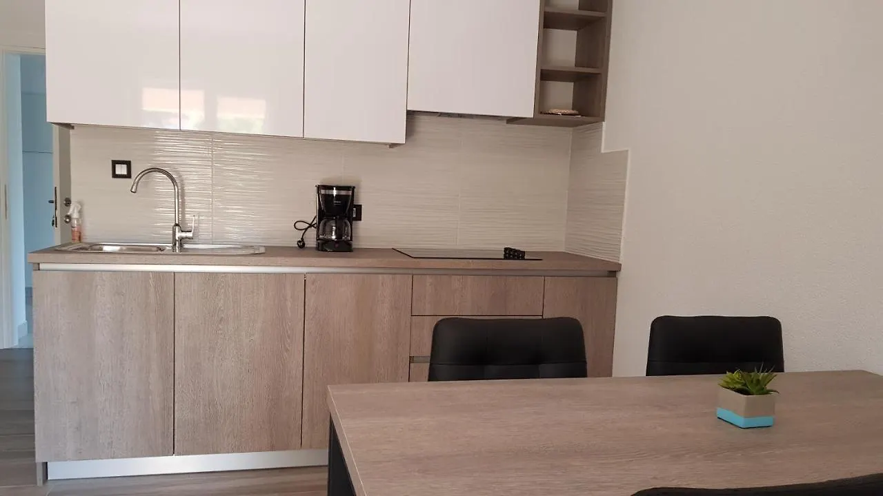 Premium Appartments Suha Punta Kampor 0*,